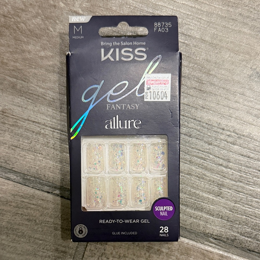 Kiss Gel Fantasy Allure Press-On Nails in Iridescent Glitter